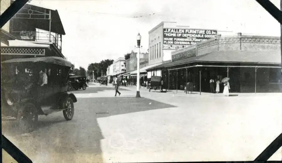 Corner of Woodland Boulevard and New York Avenue